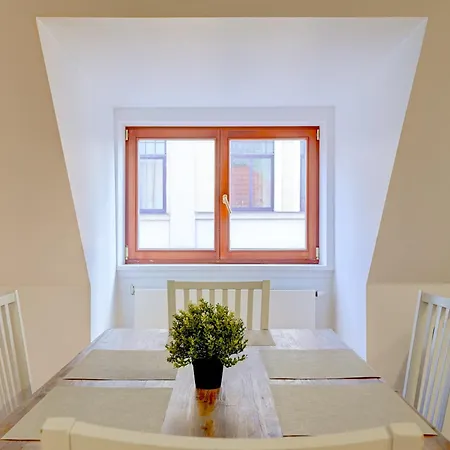 Spacious Loft For 8, Heart Of Old *