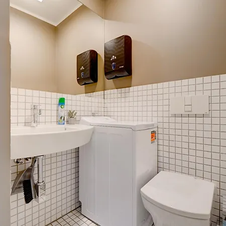 Διαμέρισμα Spacious Loft For 8, Heart Of Old *