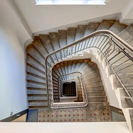 شقة Spacious Loft For 8, Heart Of Old