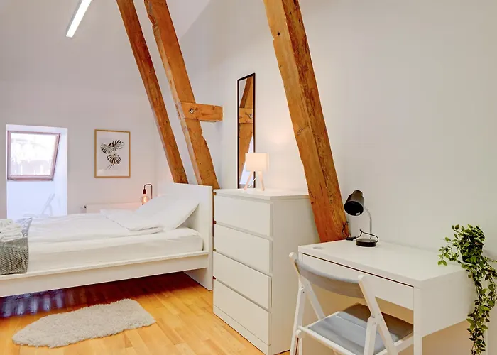 Spacious Loft For 8, Heart Of Old *