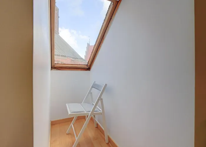 Spacious Loft For 8, Heart Of Old *