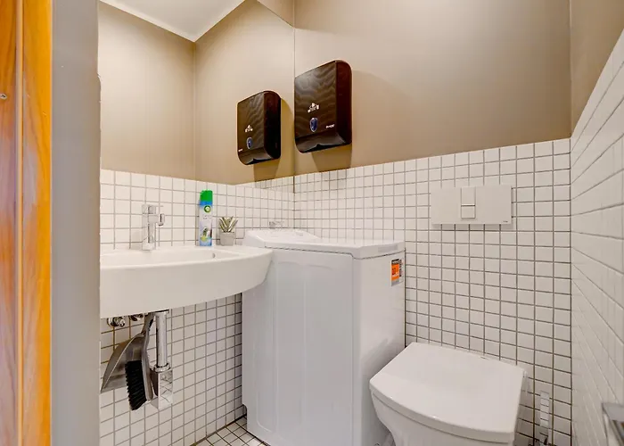 Dzīvoklis Spacious Loft For 8, Heart Of Old *