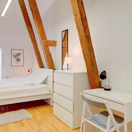 Spacious Loft For 8, Heart Of Old *